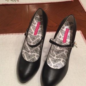 High heel dress shoes
